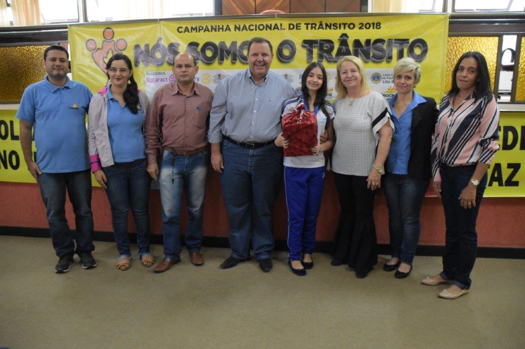 2o. LUGAR - FRASE II - MARIA EDUARDA BOTELHO SILVEIRA - ESCOLA MUNICIPAL PROFESSOR OLIMPIO DOS SANTOS - Premiação ofertada pela  CALÇADOS PE DE MOLEQUE E ARMAZEM CHIC