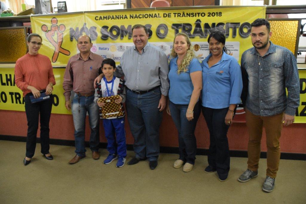 3o. Lugar - Desenho III - FELIPE LUCIANO NUNES SILVA - Escola Municipal CASIMIRO DE ABREU - Premiação ofertada pela MONA KIDS E ZAP ZAP CELULARES