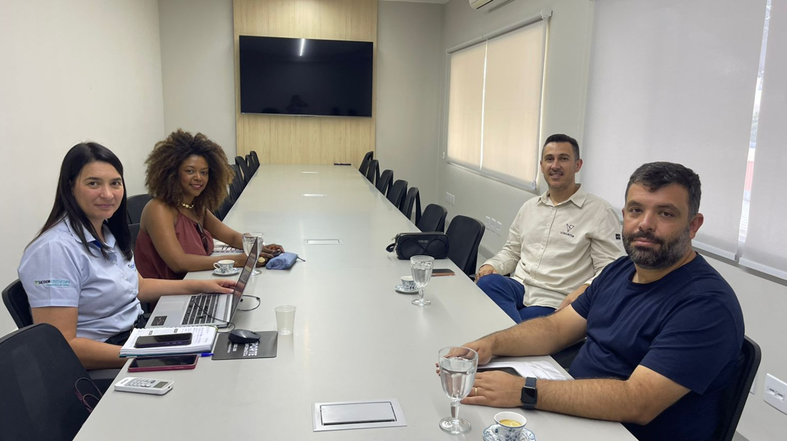 Diretoria adjunta de Poder Público Municipal e presidentes das ACIP/CDL alinham demandas das entidades e associados.